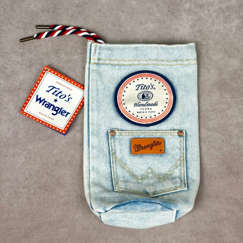 Titos Vodka x Wrangler Denim Bottle Gift Bag Light Wash Blue Jean Drawstring NEW